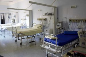 Hospital deve indenizar paciente por falta de alimentação durante internação | Juristas