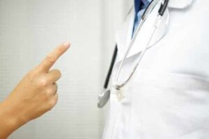 TJSP mantém condenação de hospital a indenizar paciente que foi atendida por falso médico | Juristas