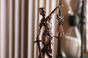 TRF4 nega pedido de servidora aposentada para limitar desconto de consignado a 30% | Juristas
