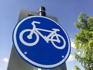 Ciclista acidentado em ciclovia sem manutenção deve ser indenizado | Juristas
