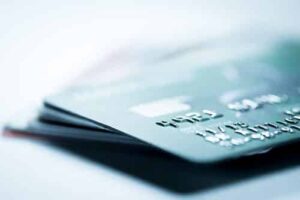 Cliente que alega não ter realizado compras consegue no TRF4 suspensão de cobranças de cartão de crédito