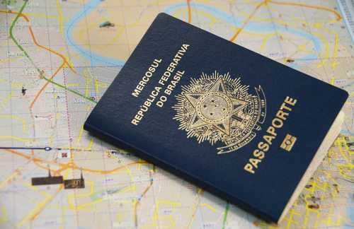Fuga do país não configura motivo torpe para aumento de pena de réu que falsificou passaporte