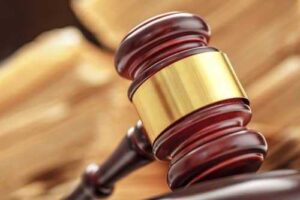 Justiça do DF confirma condenação de homem flagrado em ato obsceno dentro de veículo 1 | Juristas Prefeito tem direitos políticos suspensos por usar carro oficial em evento particular