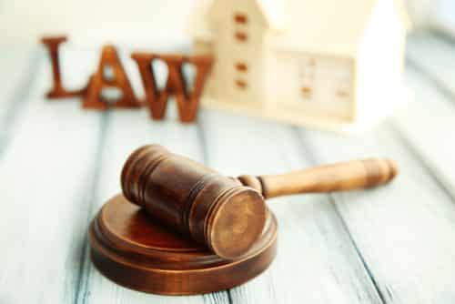 Empreiteiro deve indenizar dono de obra por abandono da construção | Juristas