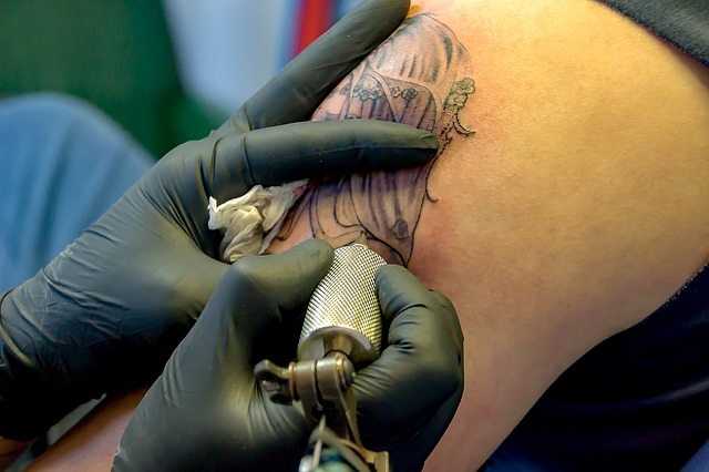 Justiça determina que candidato com tatuagem assuma cargo de soldado