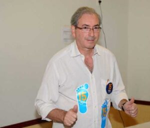 Justiça Federal no Rio manda ação contra Cunha para julgamento de Moro