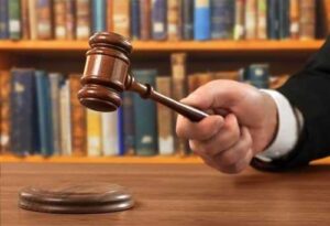 TRF2 condena cliente da CEF por calúnia contra servidor público