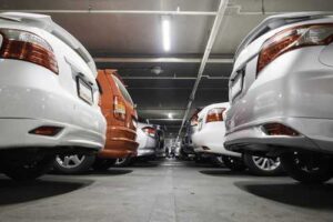 Fornecimento de estacionamento para o empregado não caracteriza salário utilidade