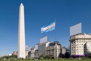 Pai pagará pensão alimentícia para filha que cursa universidade em Buenos Aires