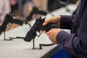 Partido aponta falta de regulamentação sobre comércio de armas de fogo no Brasil