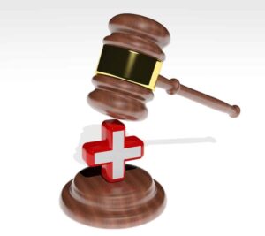 Cooperativa de Saúde deverá pagar indenização por negar atendimento de emergência alegando período de carência | Juristas