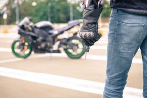 Instalador que teve roubada motocicleta própria que usava para trabalhar deve ser indenizado | Juristas