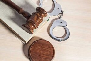 1ª Câmara Criminal revoga liberdade provisória de agressor | Juristas