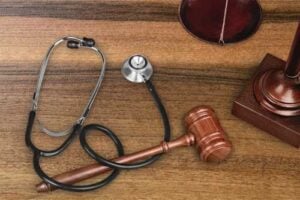 Contrato de médica não concursada é considerado nulo | Juristas