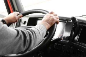 Motorista de fabricante de ração receberá horas extras com base em lei específica | Juristas