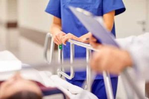 TRF5 mantém decisão para que enfermeiros não realizem procedimentos médicos estéticos | Juristas