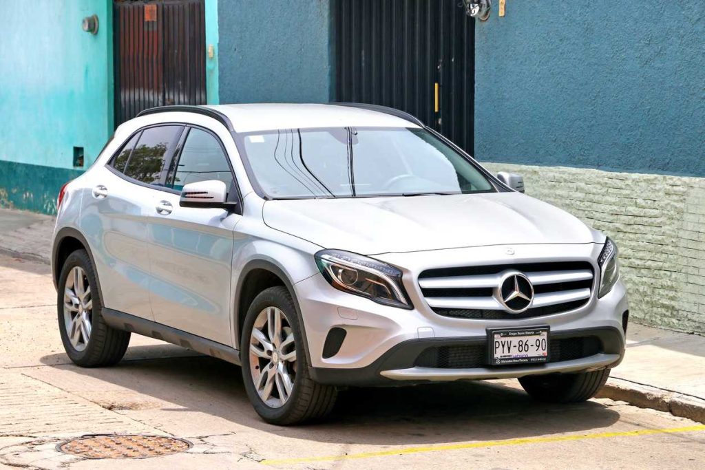 Homem compra Mercedes por R$ 47 mil em leilão, mas responsáveis desaparecem