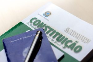 Modelo de Petição - Interposição de reclamatória trabalhista ante a existência de trabalho para grupo econômico | Juristas