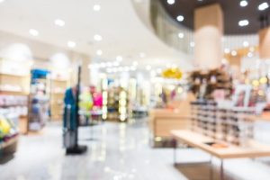 Shopping é condenado por não prover local apropriado para os filhos lactentes de suas funcionárias | Juristas
