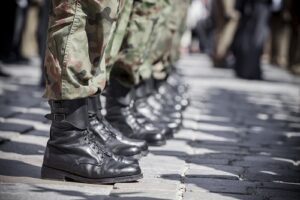 Justiça determina reintegração de soldado desligado após surto psicótico | Juristas