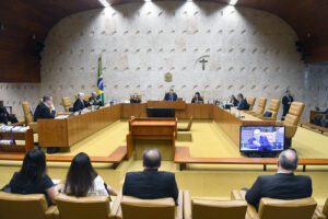 STF inicia julgamento sobre demissão de trabalhadores concursados do Banco do Brasil contratados sob regime da CLT | Juristas