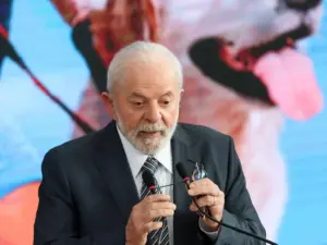 Presidente Lula questiona no STF facilidades no acesso a armas em estados e municípios | Juristas