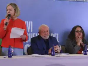 Lula consultou ministros sobre nome de Gleisi Hoffmann para o Ministério da Justiça | Juristas