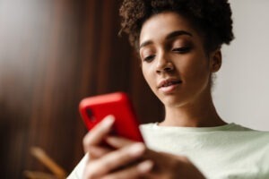 Nova York processa redes sociais por viciarem usuários, em especial adolescentes | Juristas