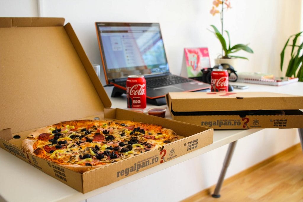 Modelo de contrato de prestação de serviços de Delivery para Restaurantes e Lanchonetes 2 | Juristas Regal Pan Pizza on Box