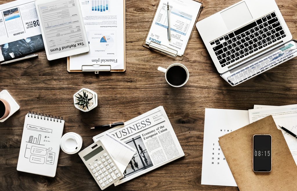 A Importância do Registro de Marca para Pequenas Empresas 1 | Juristas desk, work, business