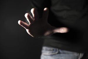 Condenação por assédio moral e sexual é definida com base em depoimento da vítima 