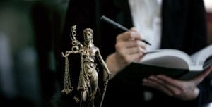 Empresa é condenada por ofensas a advogado em contestação trabalhista 1 | Juristas Empresa é condenada por ofensas a advogado em contestação trabalhista | Juristas