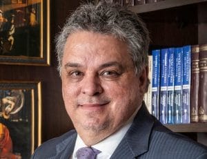 O silêncio no processo penal: entre garantia constitucional e decisão estratégica | Juristas