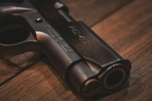 Justiça argentina nega indenização milionária por suposta pistola de Hitler desaparecida | Juristas