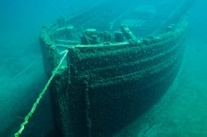 Justiça dos EUA analisa pedido para leiloar objetos retirados dos destroços do Titanic | Juristas