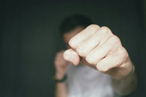 TJ-SP mantém condenação de casa noturna por agressões praticadas por seguranças contra clientes | Juristas