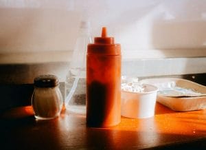 Bares e restaurantes de SP não poderão mais oferecer molhos em bisnagas 1 | Juristas catchup